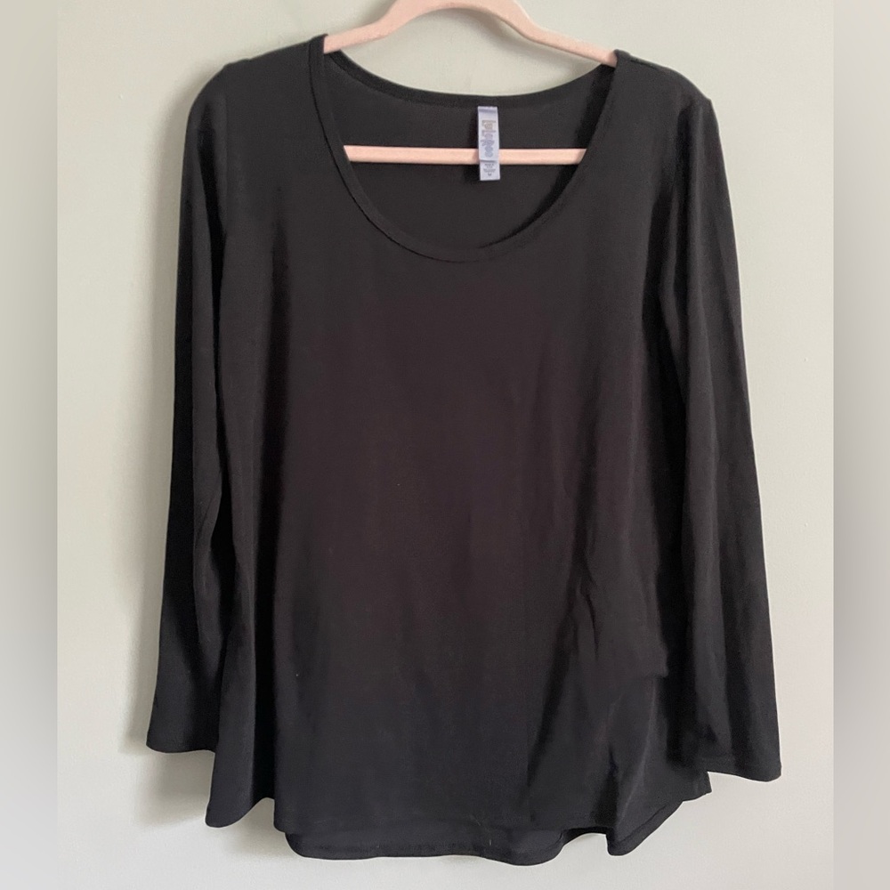 Solid Black Lularoe Lynnae Long Sleeve Tee